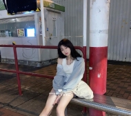 #學生 #兼職Model   俏皮系 臉蛋精緻、膚白長腿，性格活潑好動。鬼靈精怪想法多