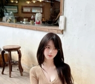 【台中人氣推薦】安妮 165/48/E/23歲｜知性眼鏡娘｜氣質反差系女孩｜台中熱門推薦