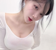 高雄E奶女神降臨！琳琳的奶香誘惑，敏感濕滑到床單成水灘 ✨💦