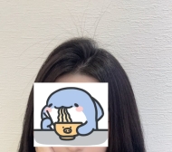 皮膚超好 彈力很有光澤 完美身材加上完美的臉