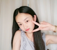 丸子 156.43.B.19歲   初次下海清純又可愛 第一次留給你 皮膚嫩滑 乳頭粉  很敏感