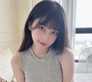 怡靜 160/50/E/23歲
