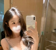 香水櫃姐  白皙 臉蛋精緻漂亮  講話輕聲細語 超溫柔 沒有架子