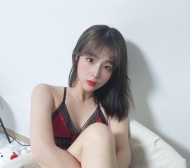 佳瑜  163.B.46.24歲 氣質美尻按摩師，腿長很美又白嫩，平常