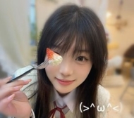 妮妮 153cm.C奶.42kg.19歲 在校大一生 偶爾 出來兼職  性經驗不多需要調教