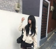 日系穿搭下藏著讓人心動的雪白絕對領域。軟萌好調教，等你來解鎖她的第一份羞澀。